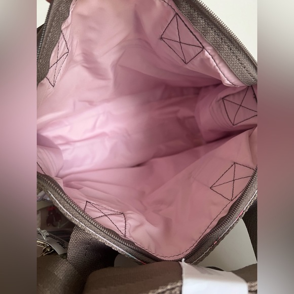 Lesportsac small weekender powder room - Picture 5 of 9